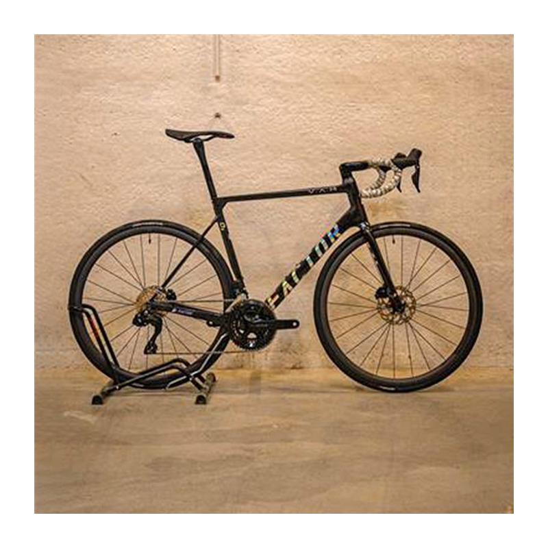 Vélo de route Factor O2 Vam - Montage Carte Gloss Carbon/ Chrome 2024